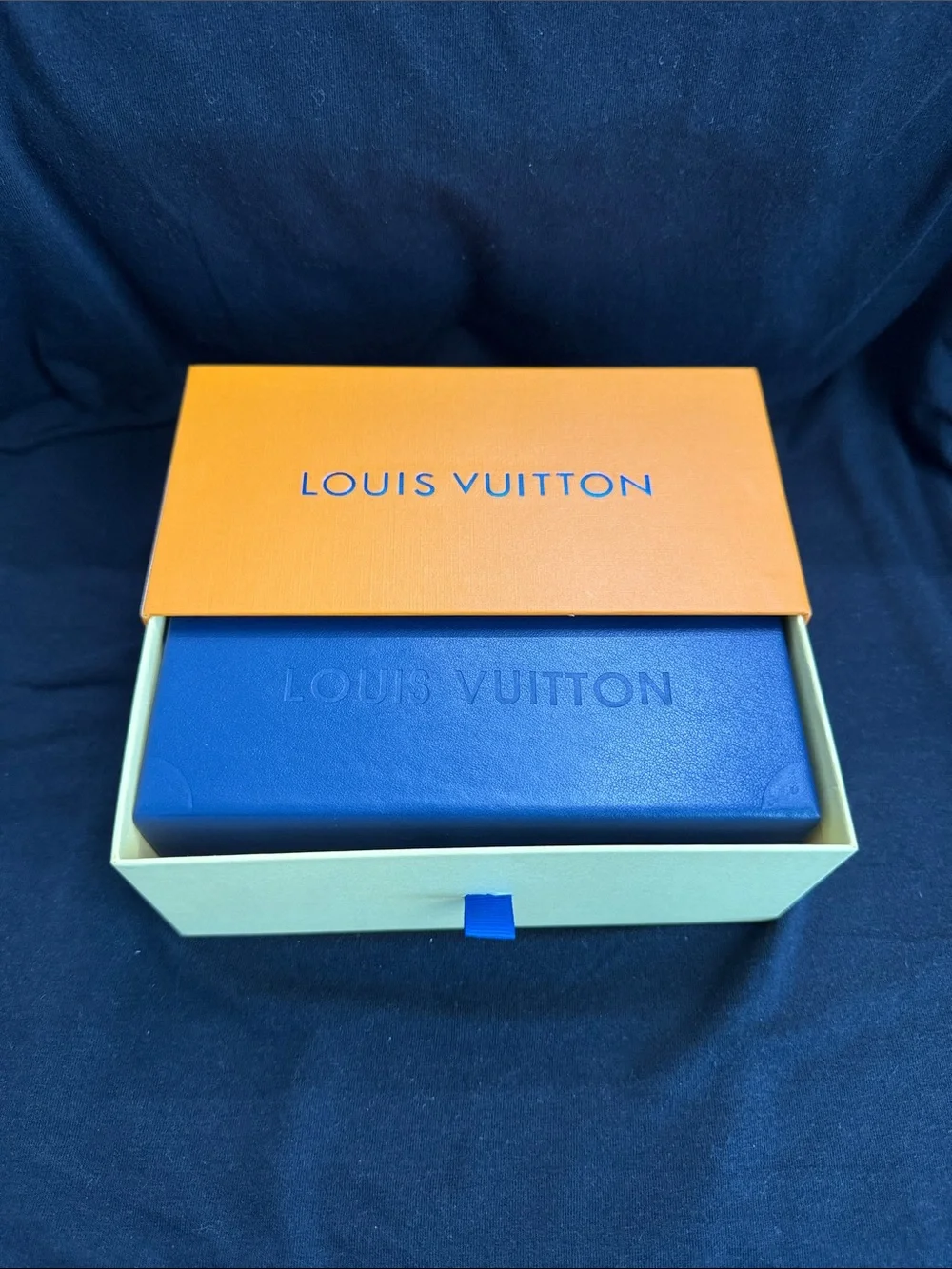 New Louis Vuitton black men’s Sunglasses in Branded Case & Box